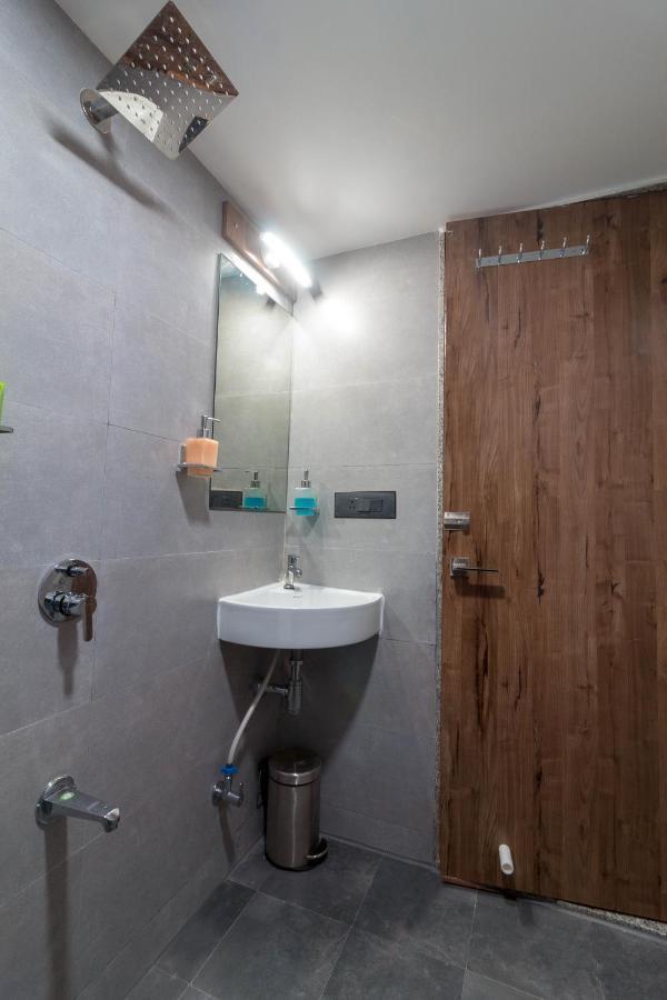 Hotel Green City Гандинагар Екстериор снимка