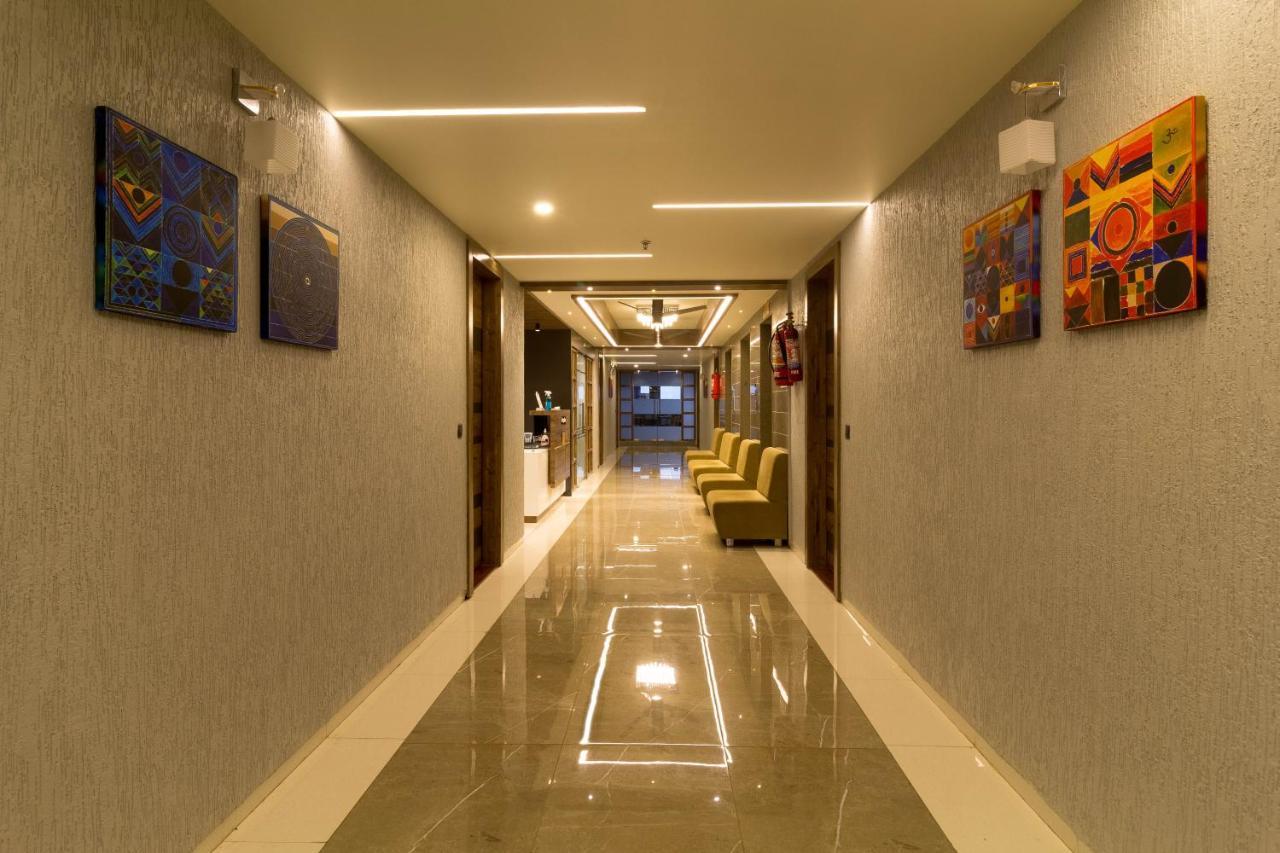 Hotel Green City Гандинагар Екстериор снимка